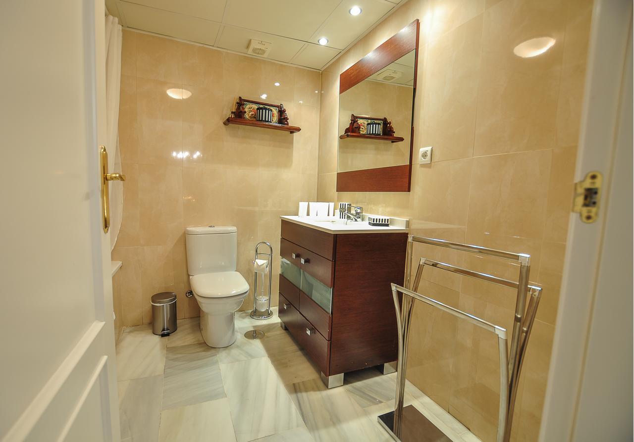Acogedor Apartamento Junto A Calle Larios By Renthas Appartement Málaga Buitenkant foto