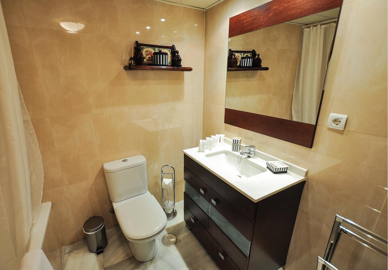 Acogedor Apartamento Junto A Calle Larios By Renthas Appartement Málaga Buitenkant foto